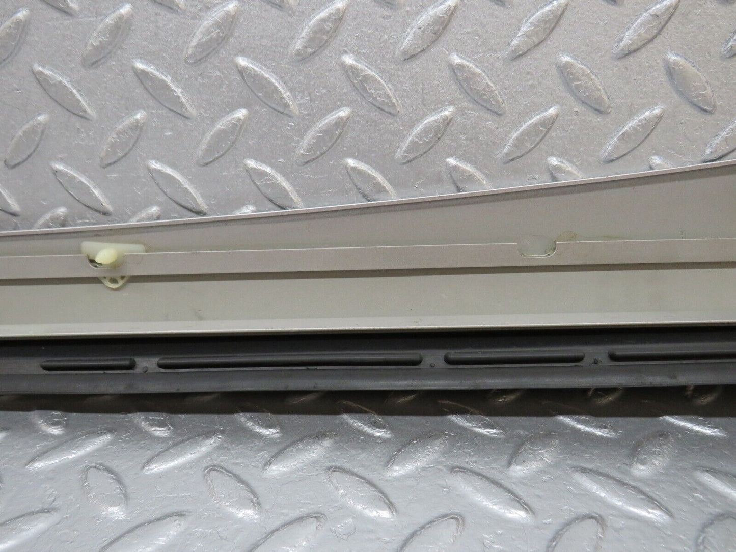 39354 Mercedes-Benz R129 320SL Coupe A Pillar Exterior Cover Trim Right 1296980218 1296980298