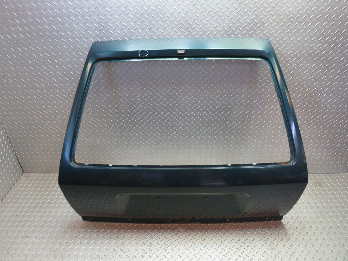 27729 Mercedes-Benz S124 300TE Wagon Tailgate Trunk Door