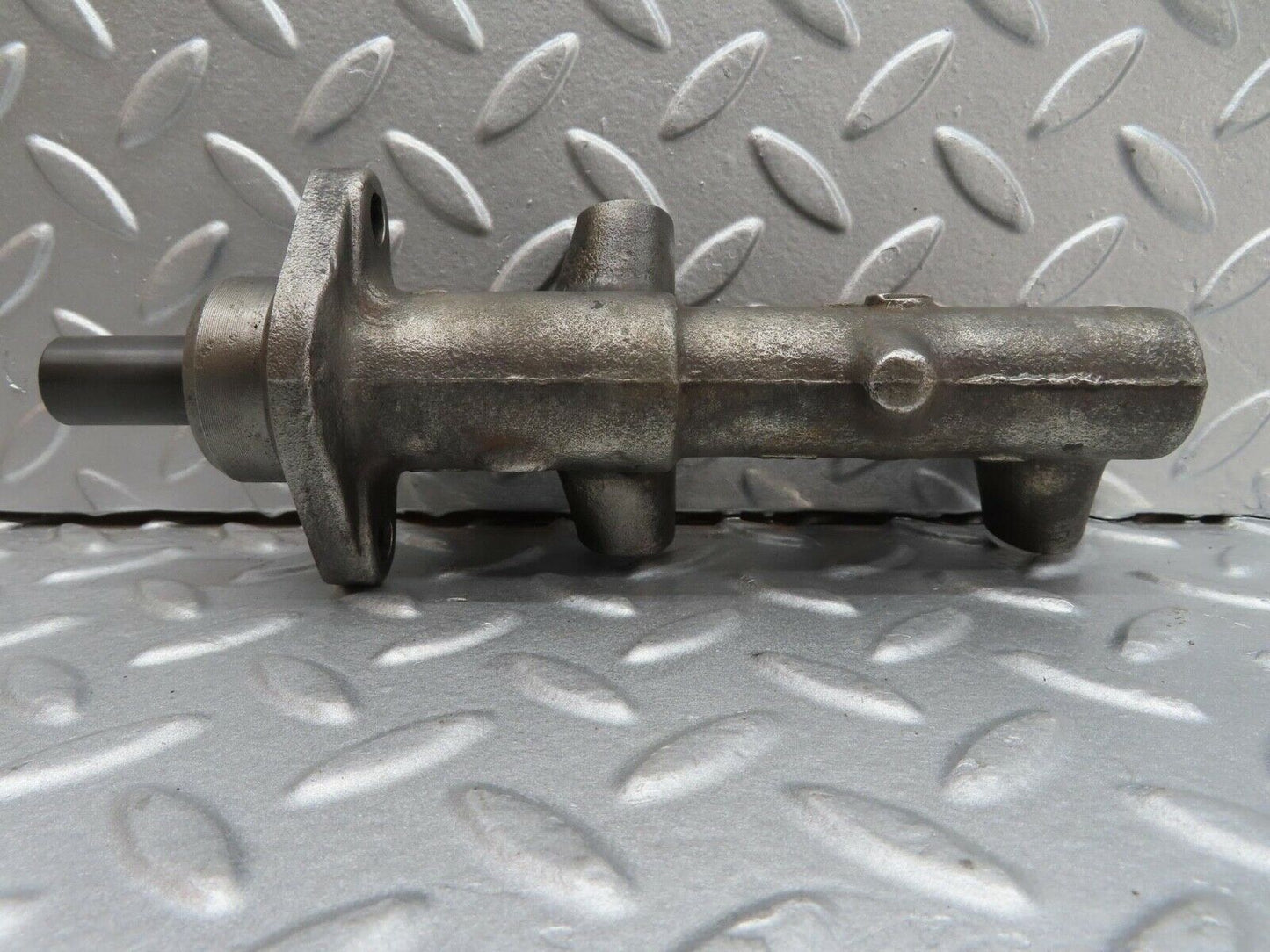 16082 Mercedes-Benz W123 280E Brake Master Cylinder Ate