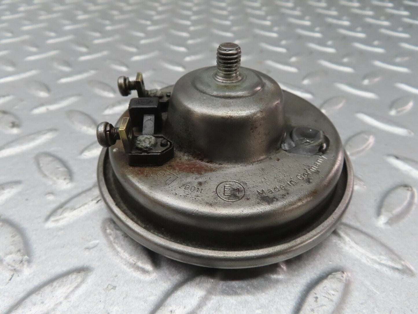 13590 Mercedes-Benz W123 200 Horn 002952