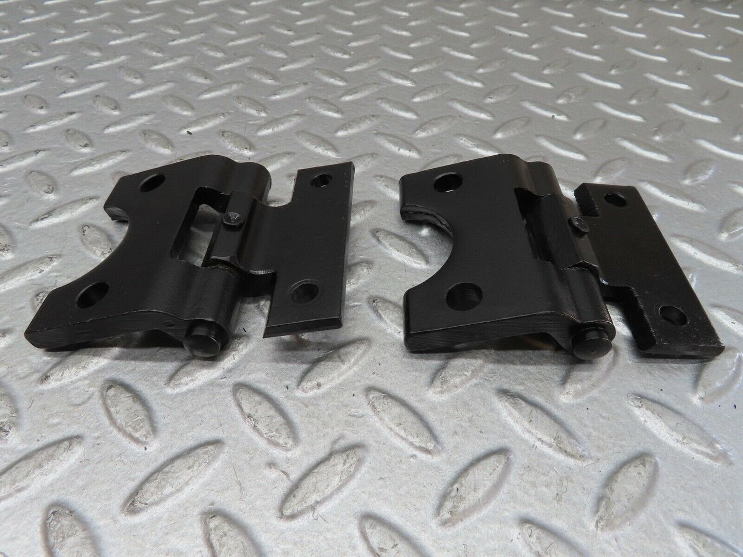 18791 Mercedes-Benz W116 Left Door Hinges Pair