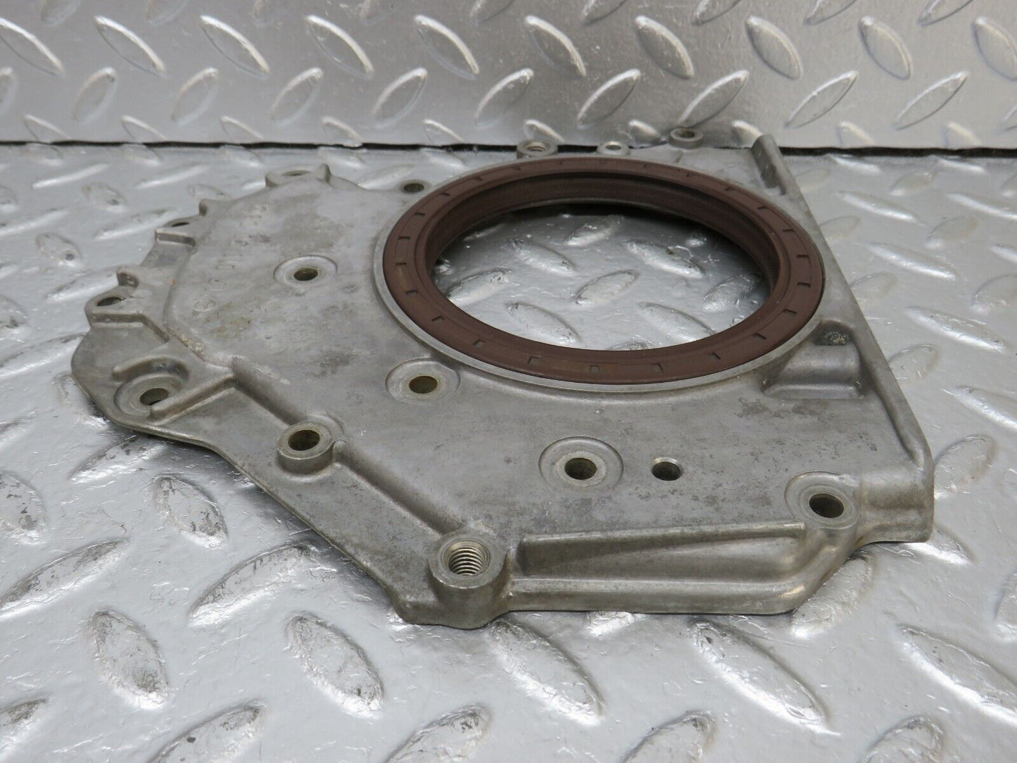 34522 Mercedes-Benz C126 380SEC Coupe Crankshaft Rear Sealing Cover 1170110008