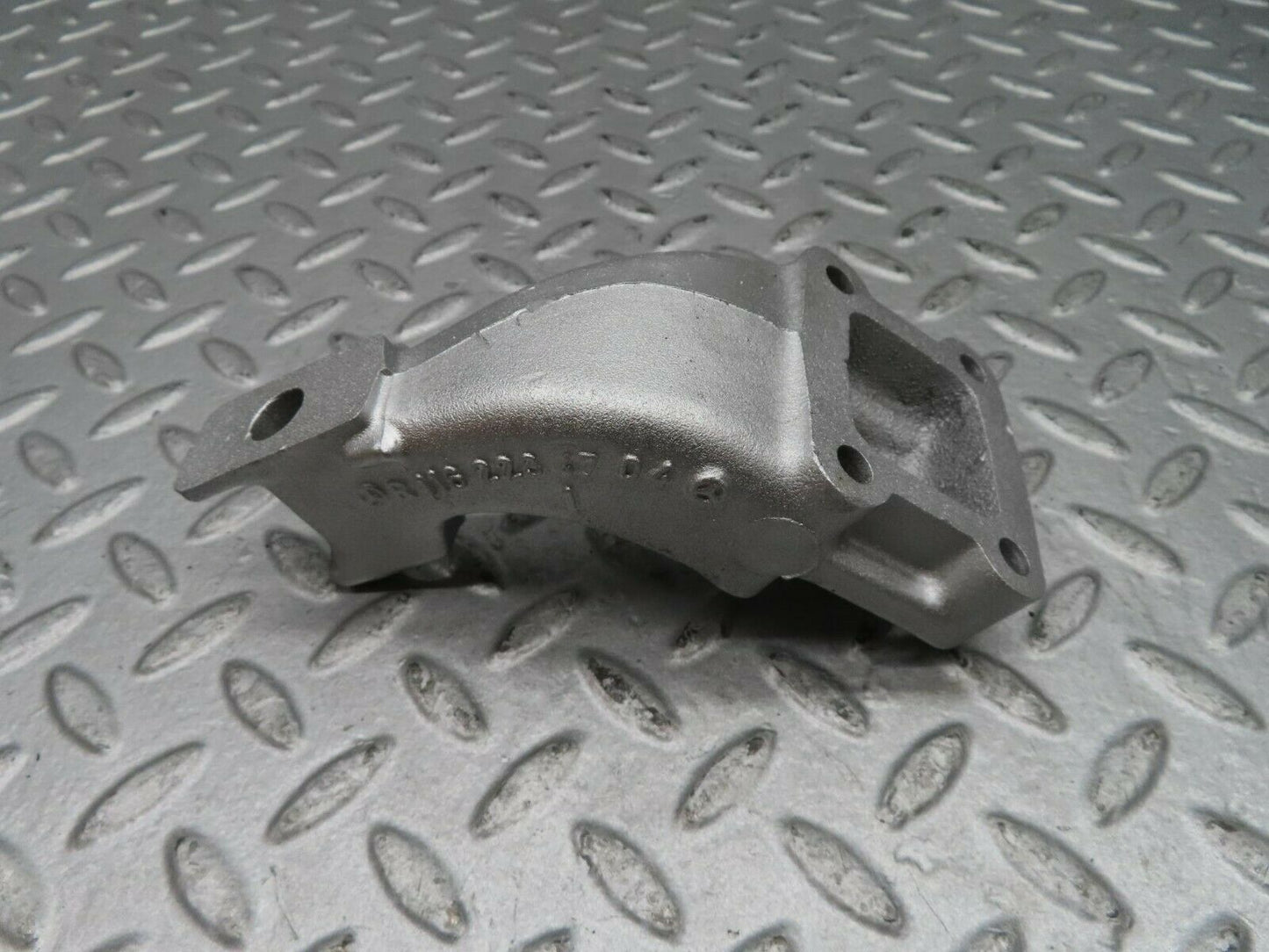 16653 Mercedes-Benz C107 380SLC Engine Mount Bracket Right Side 1162234704