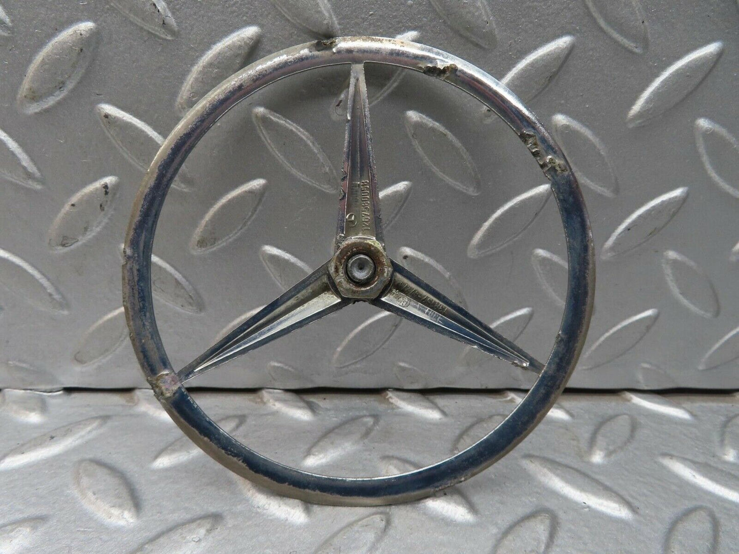 13623 Mercedes-Benz W123 200 Trunk Boot Lid Emblem  1267580058