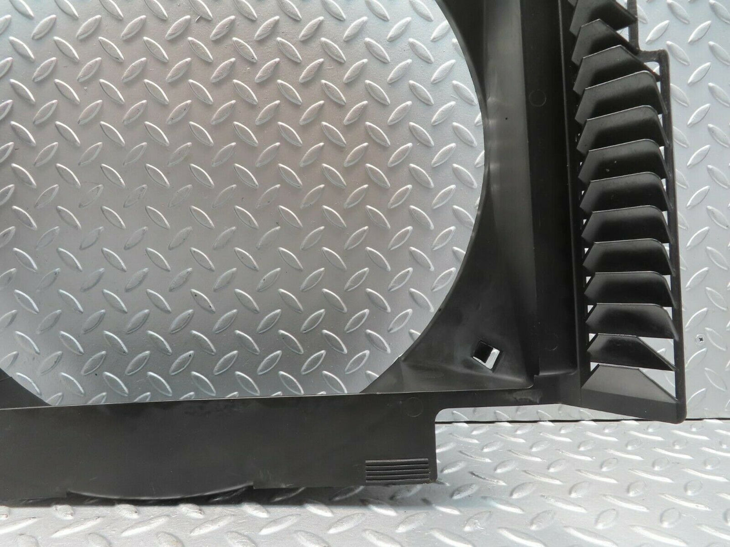 11542 Mercedes-Benz C123 230CE Coupe Radiator Fan Shroud Fan Cover 1235052055