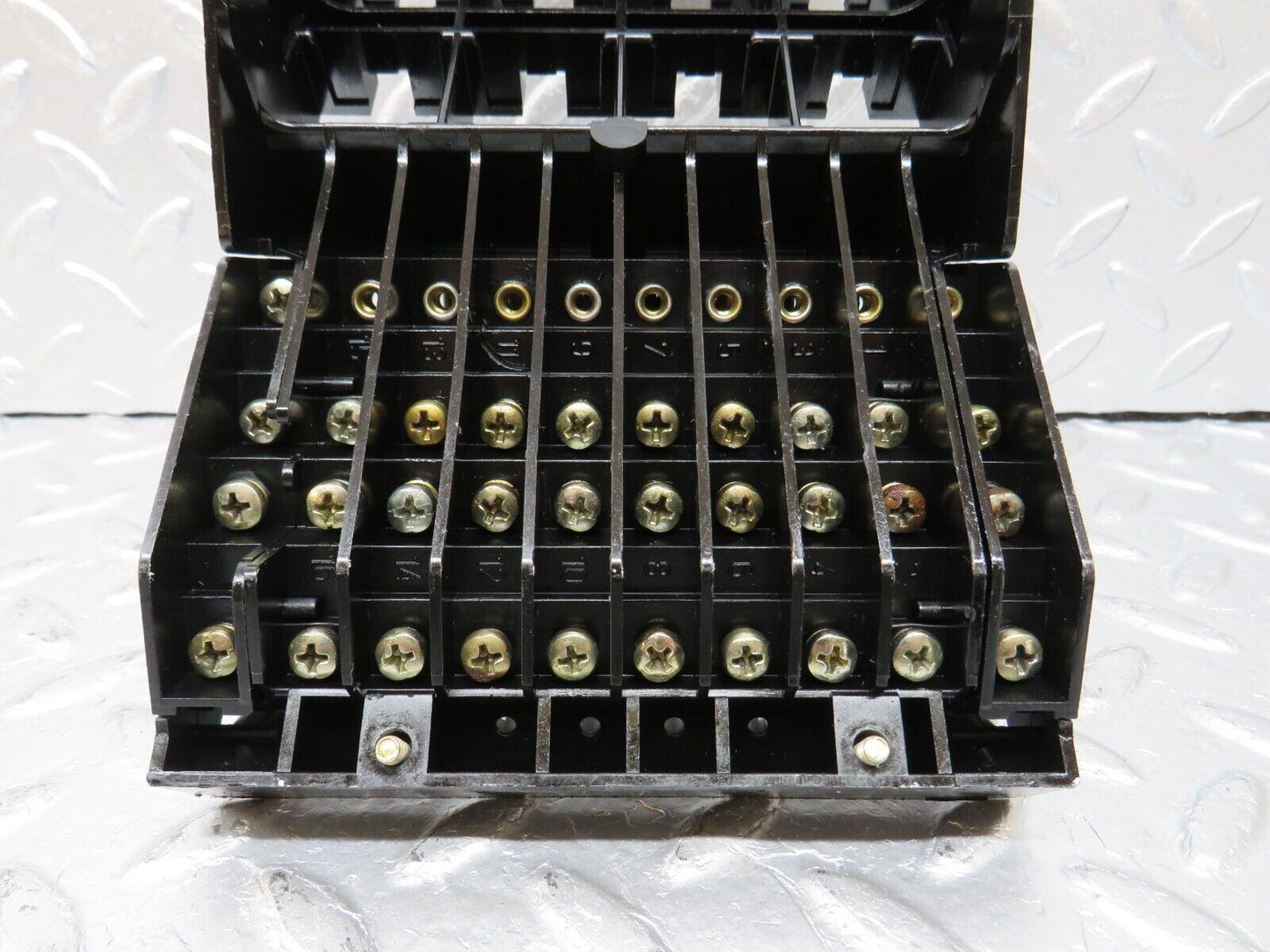 34439 Mercedes-Benz C126 380SEC Coupe Fuse Box 1265400550