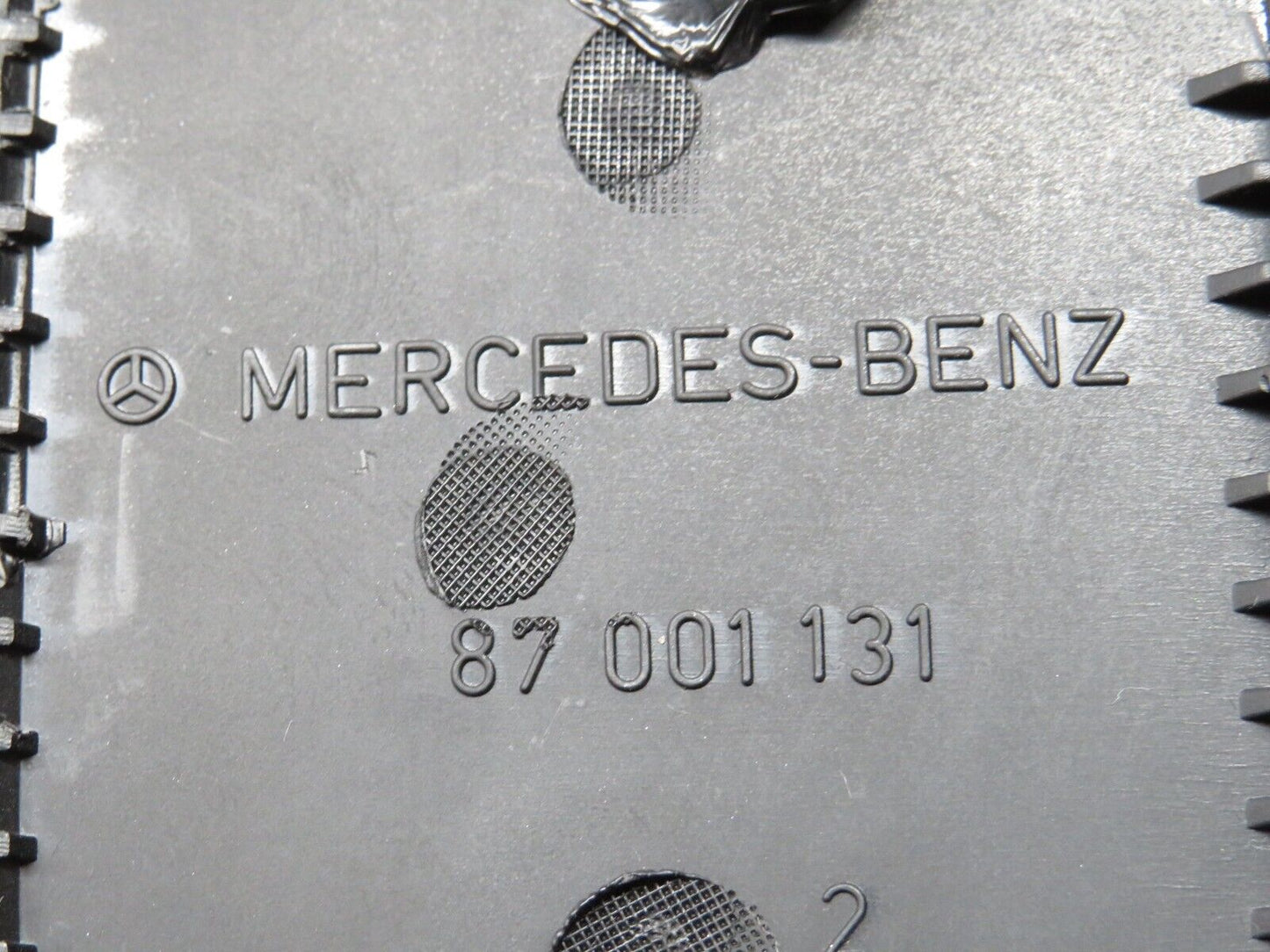 30802 Mercedes-Benz W201 190E Instrument Cluster Housing 87001131