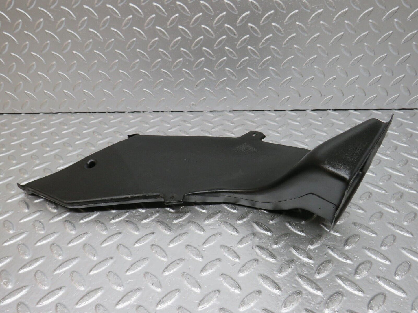 0027 Mercedes-Benz W116 350SE Ventillation Air Duct Right 1168310246