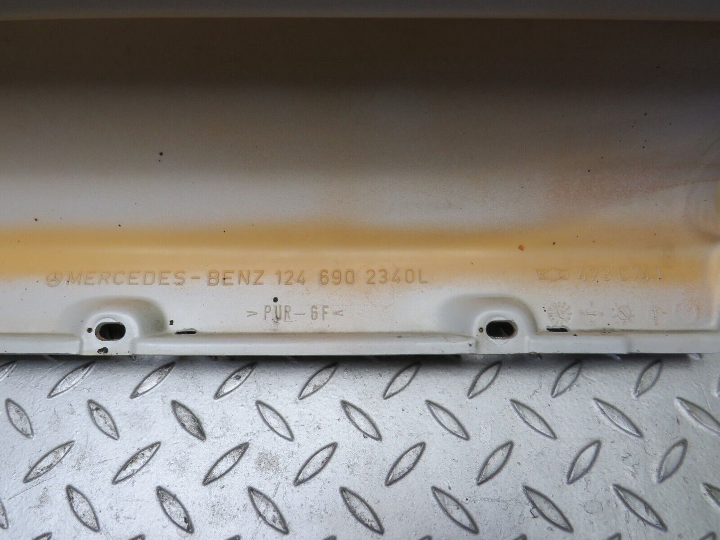 30252 Mercedes-Benz W124 230E Side Skirt Left Side 1246902340