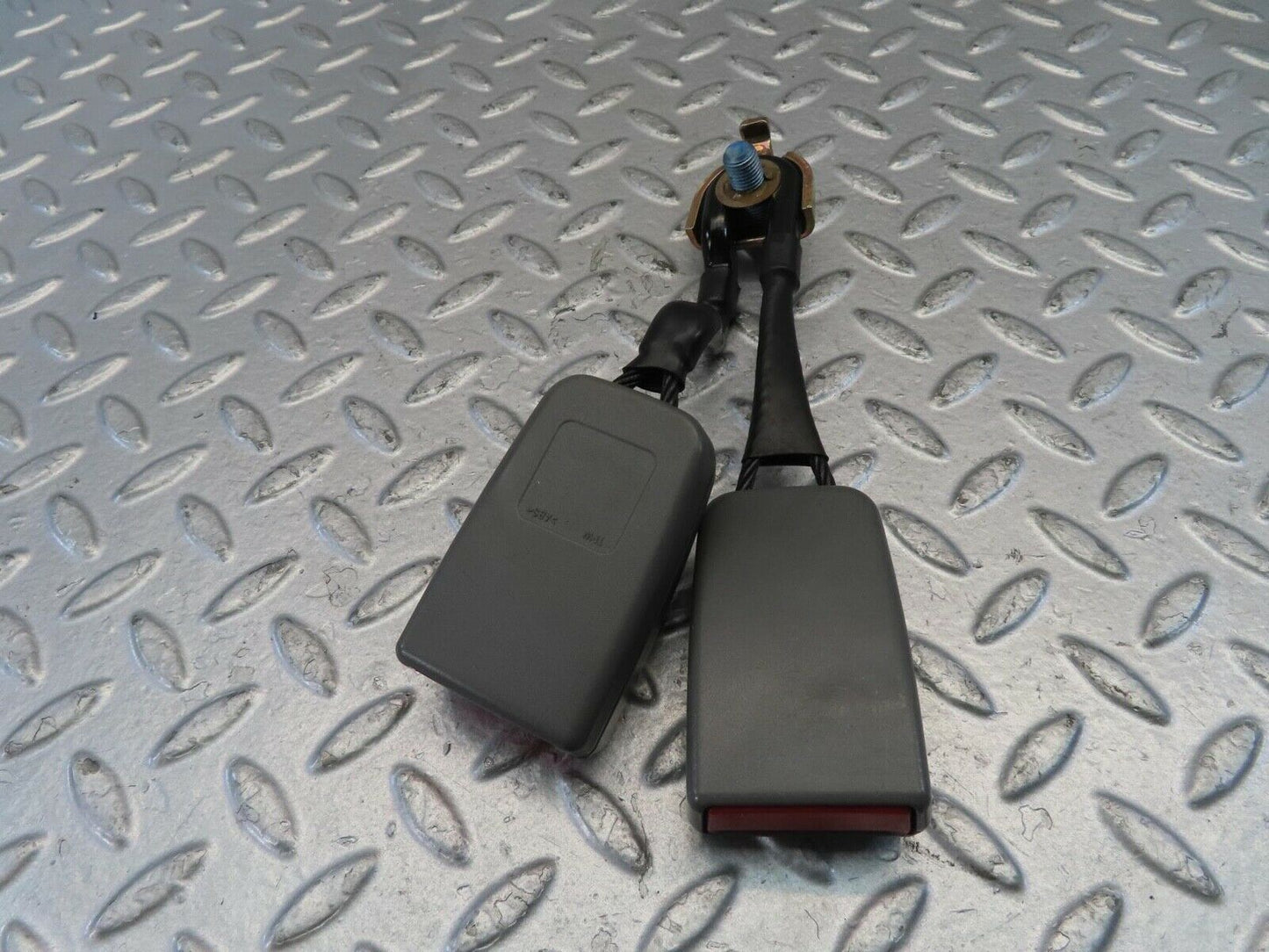 11216 Mercedes-Benz W221 S320 Rear Seat Belt Buckle 2218600269