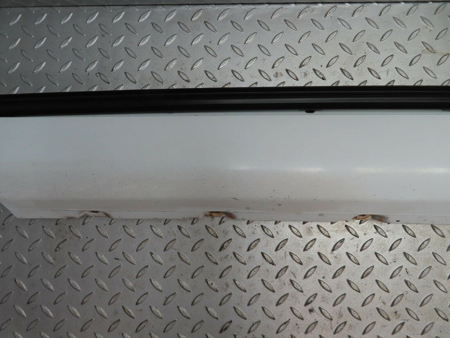 16507 Mercedes-Benz W124 260E Side Skirt Left Side