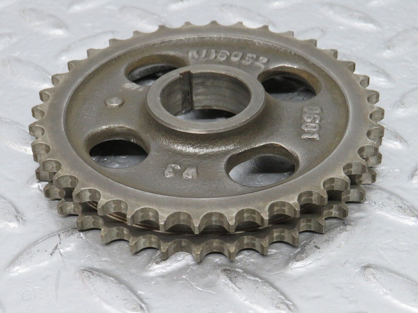 32764 Mercedes-Benz C107 R107 350 V8 Camshaft Timing Gear 1160520601