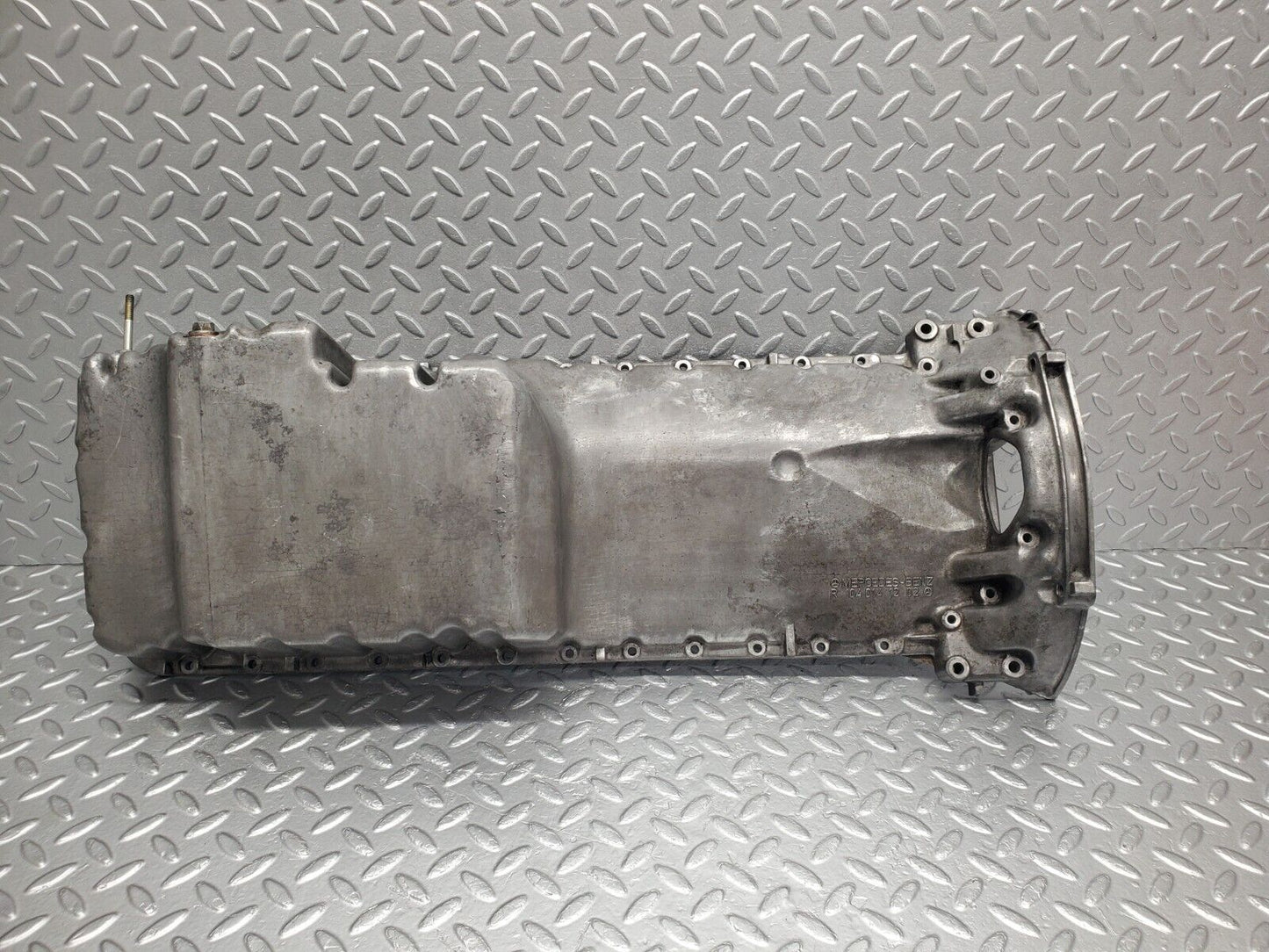 46231 Mercedes-Benz W124 280E Oil Pan Oil Sump 1040141202