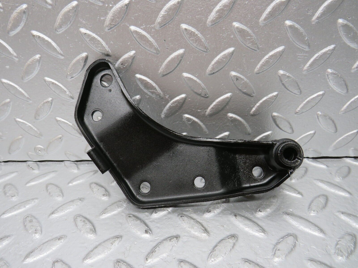 30868 Mercedes-Benz W201 190E 2.0L Power Steering Pump Bracket