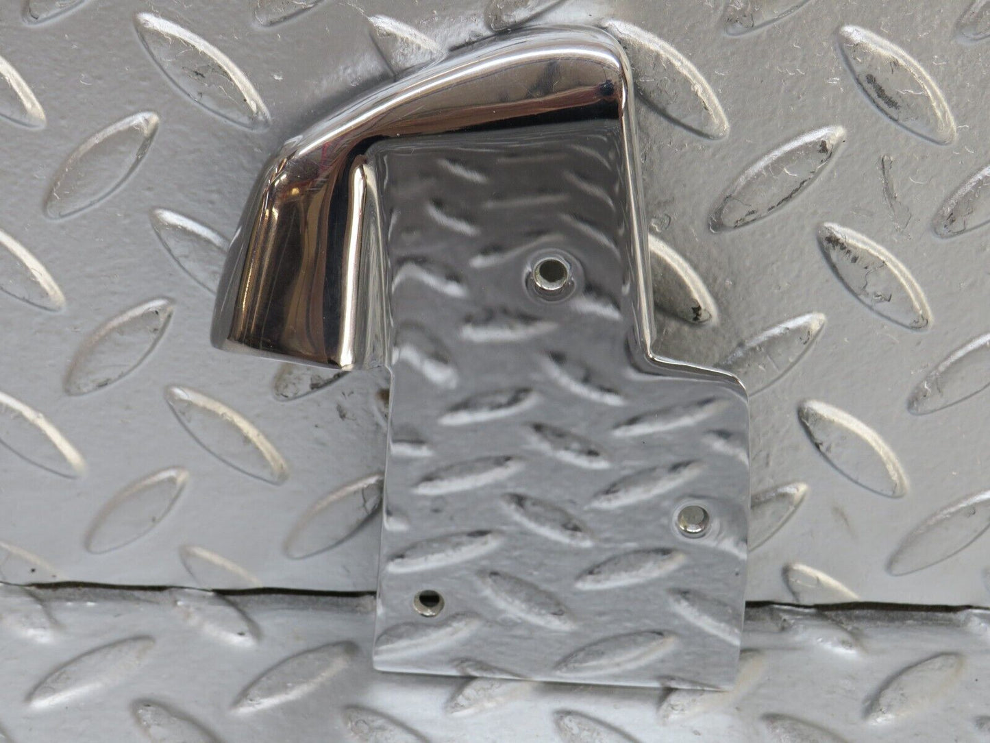 26491 Mercedes-Benz C124 220CE Coupe B Pillar Chrome Cover Plate Left Side