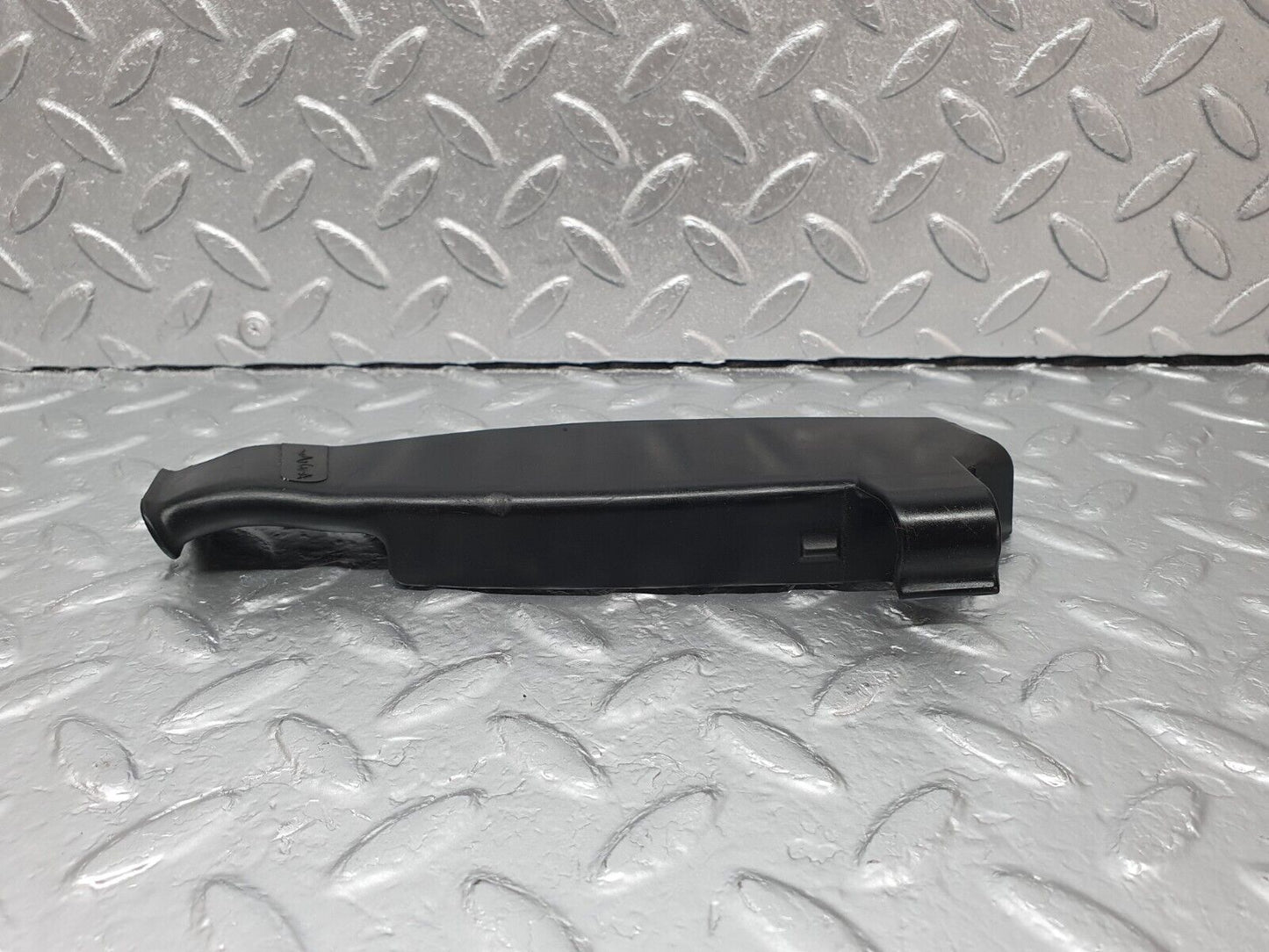 42940 Mercedes-Benz W201 190 Ignition Wire Cover 1021591940