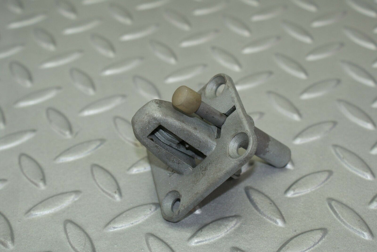 3211 Mercedes-Benz W115 220D Bonnet Lock Latch