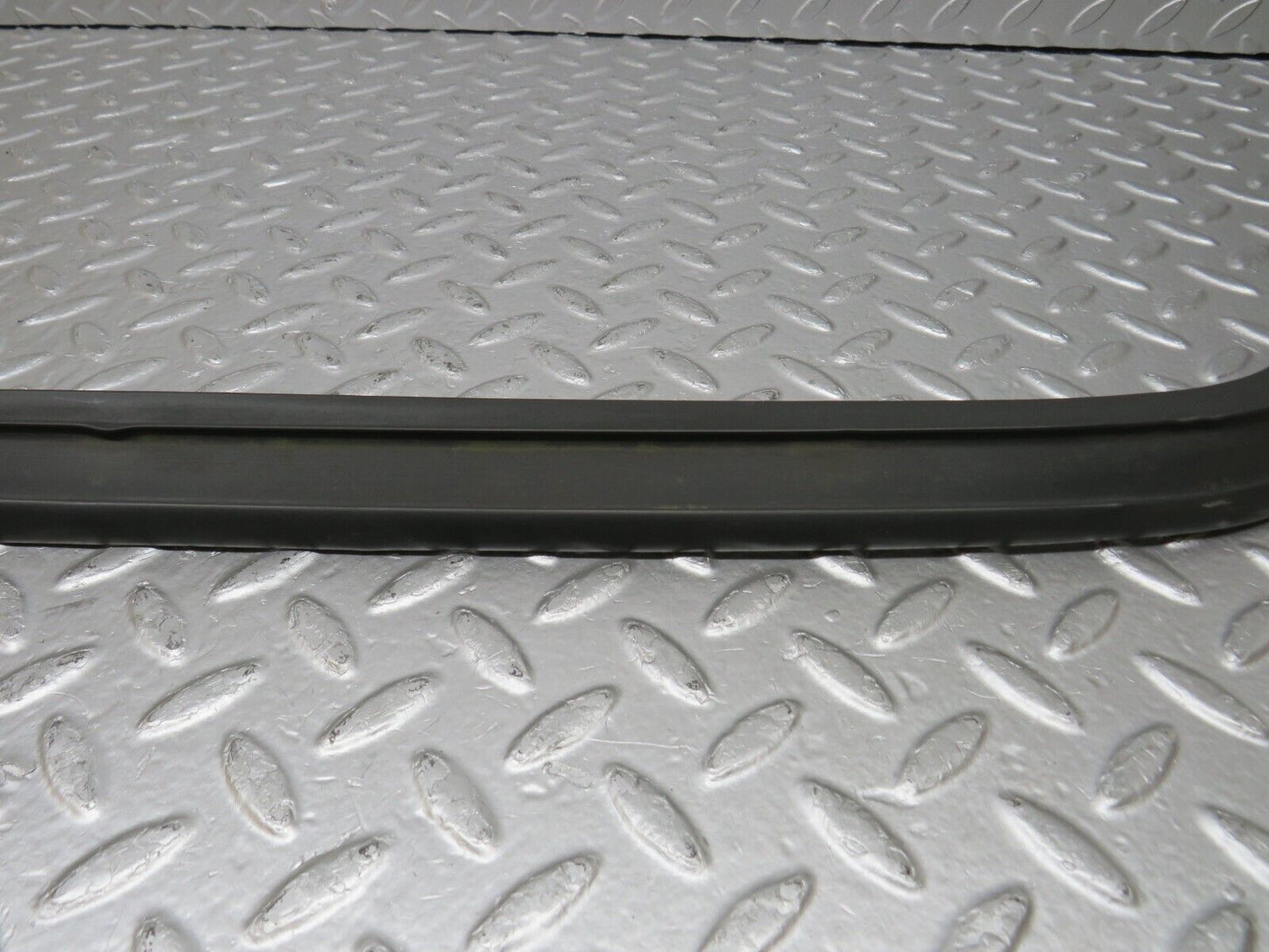 34223 Mercedes-Benz W124 260E Rear Windscreen Lower Rubber Seal