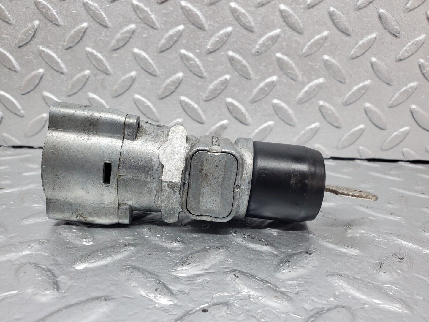 44396 Mercedes-Benz W123 280E Steering Lock Ignition Switch With Key