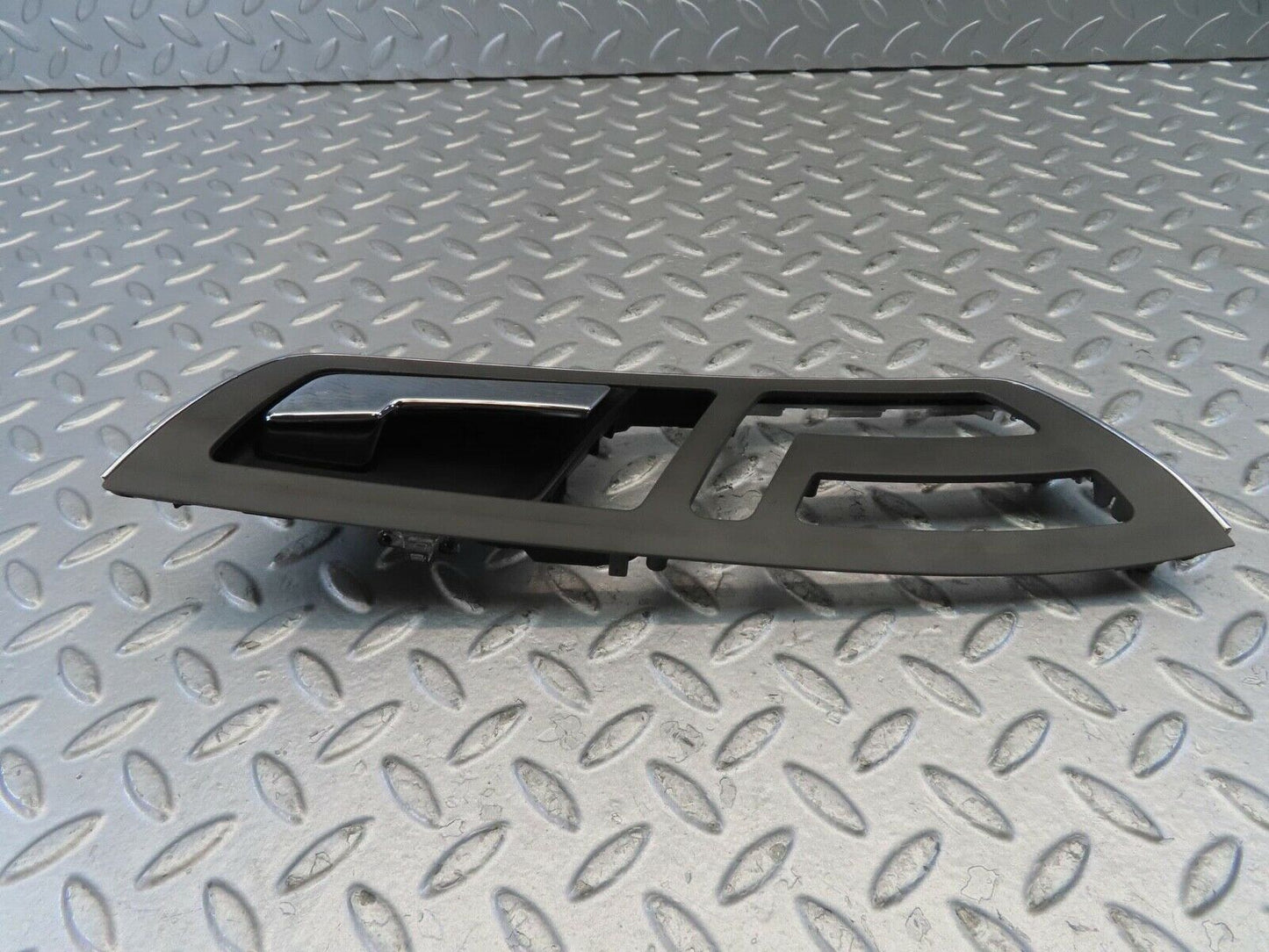 11105 Mercedes-Benz W221 S320 Front Right Door Handle 2217205848