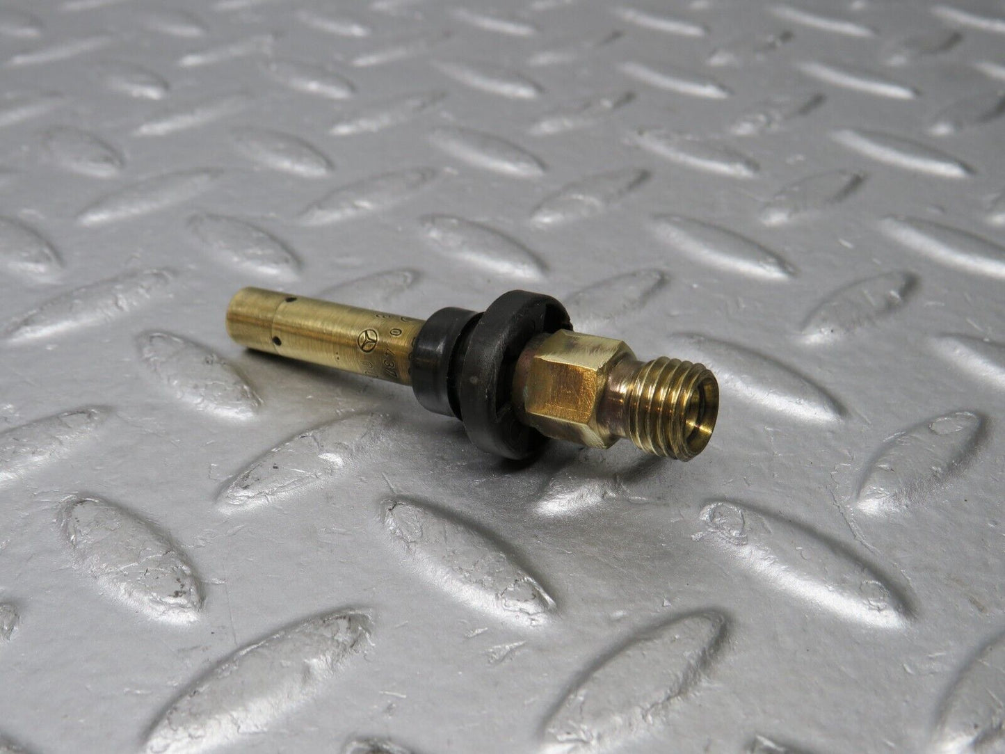 38906 Mercedes-Benz W201 190E 2.6L Fuel Injector Bosch 0000785623 0437502047