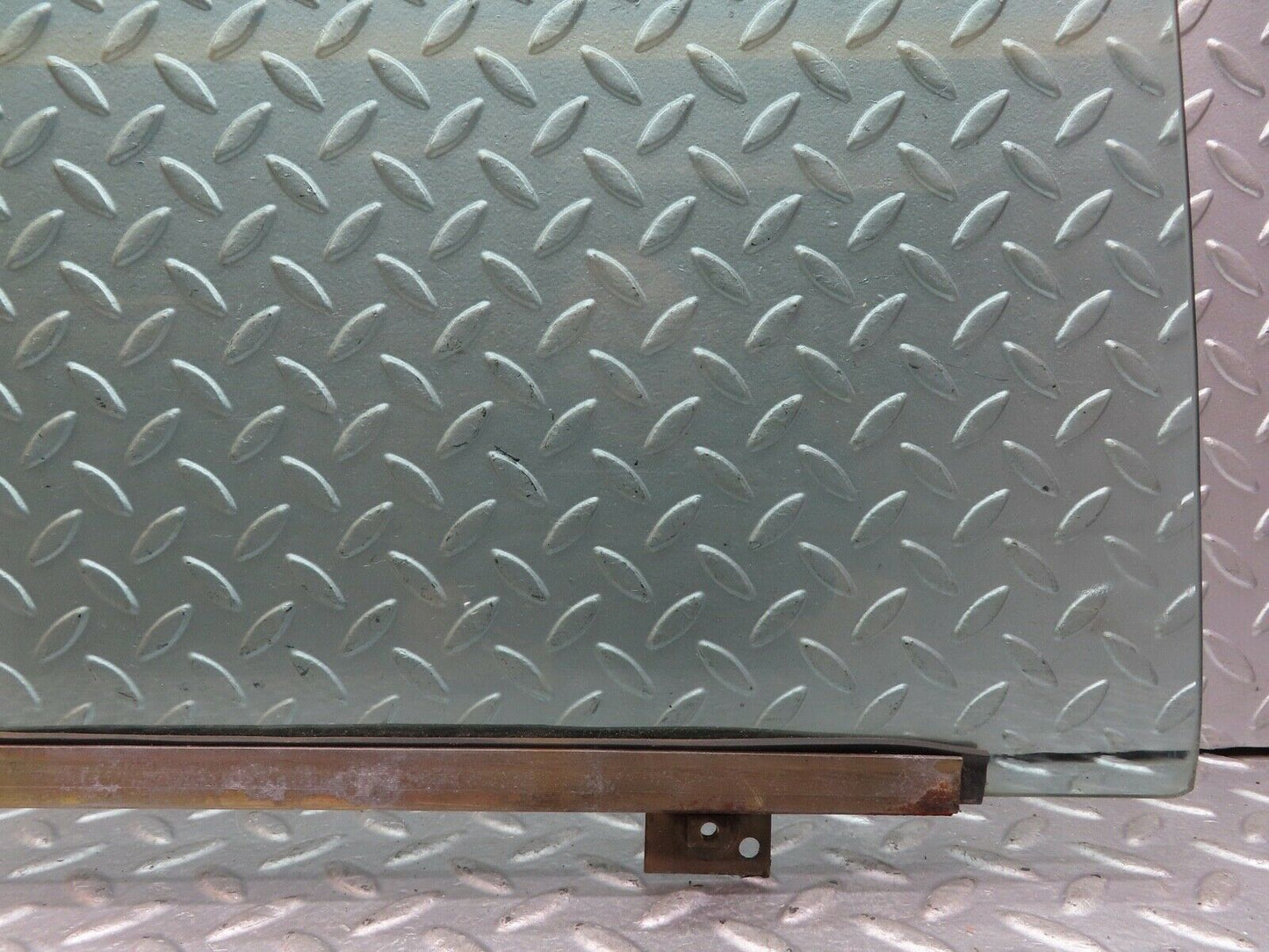 18812 Mercedes-Benz W116 Rear Right Door Window Glass