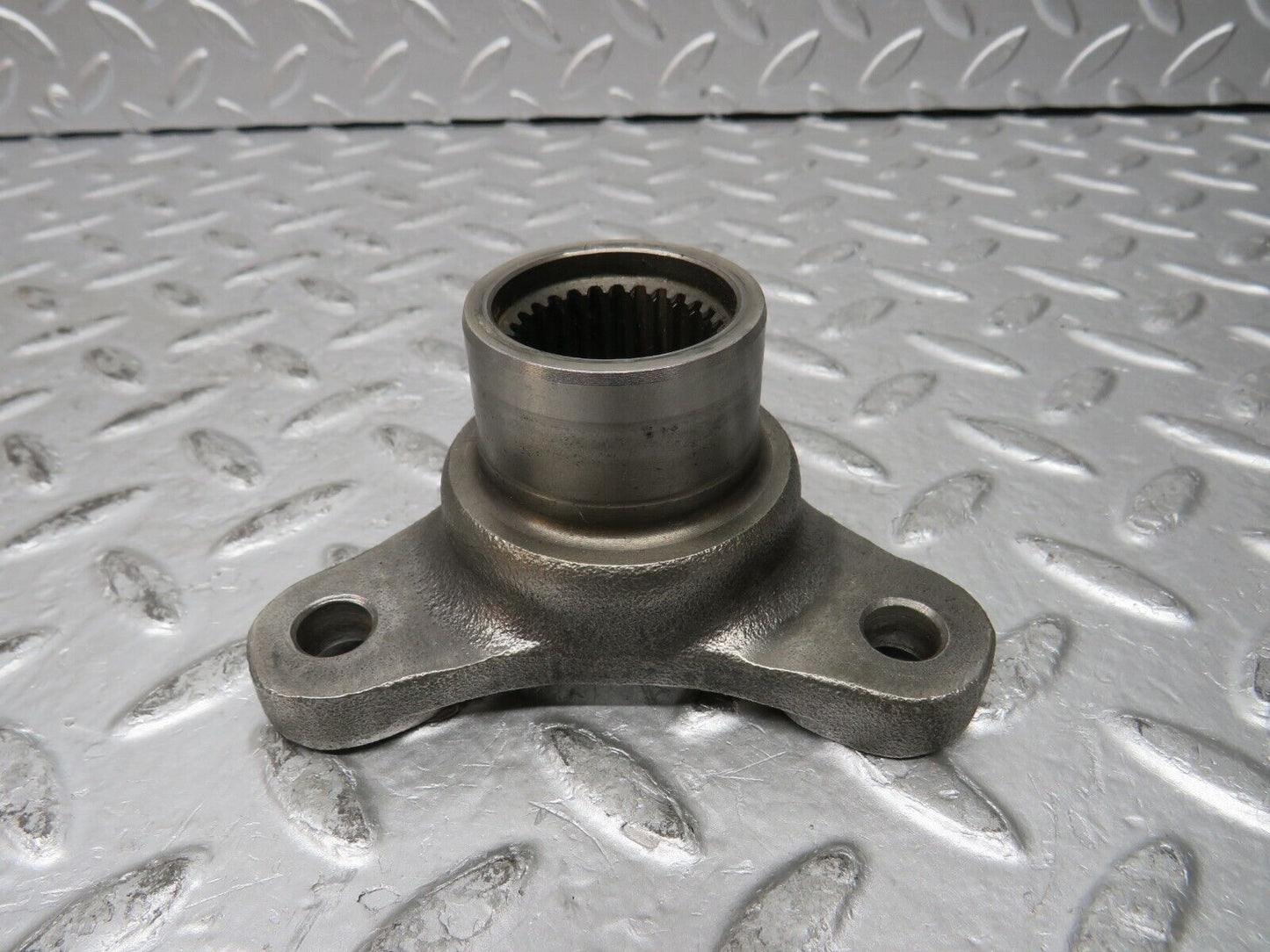 30226 Mercedes-Benz W123 230E Automatic Gearbox Rear Flange 722.122