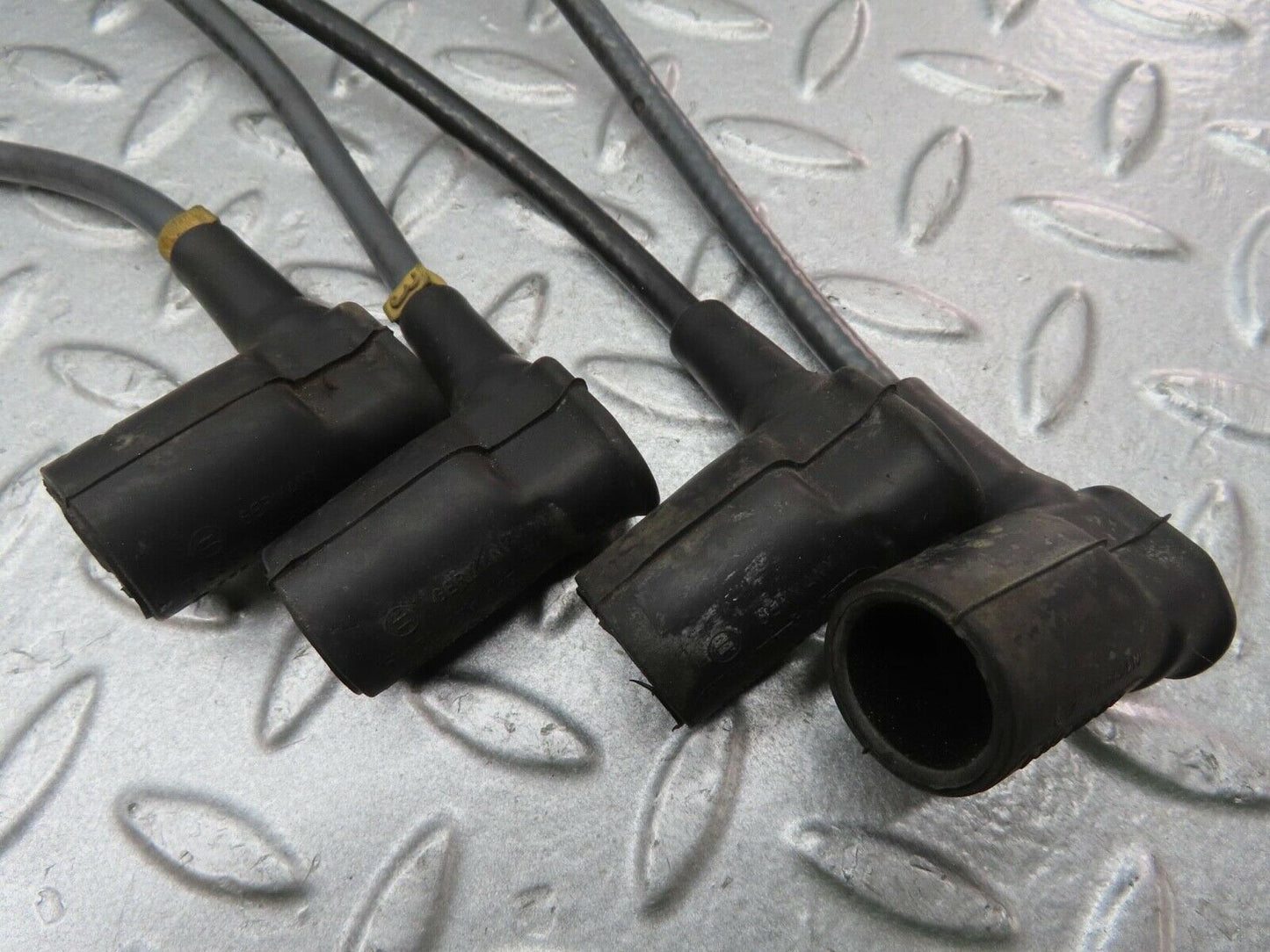 13593 Mercedes-Benz W123 200 Ignition Lead Set 0001565710