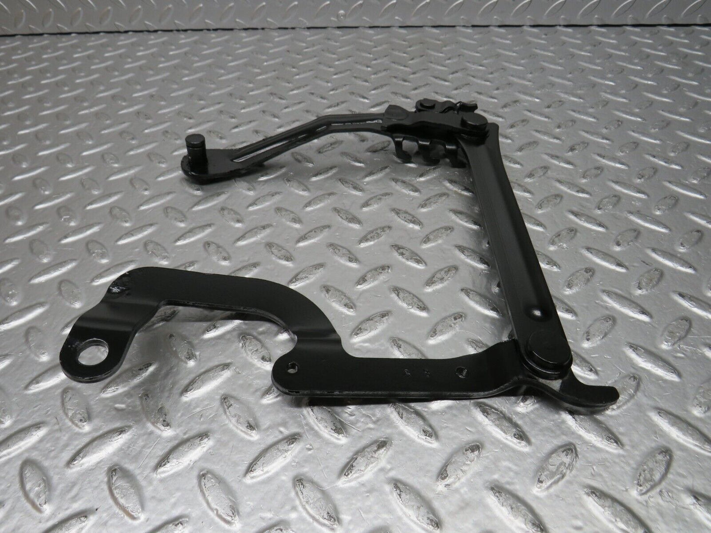 32124 Mercedes-Benz W123 230E Bonnet Hinge Right Side