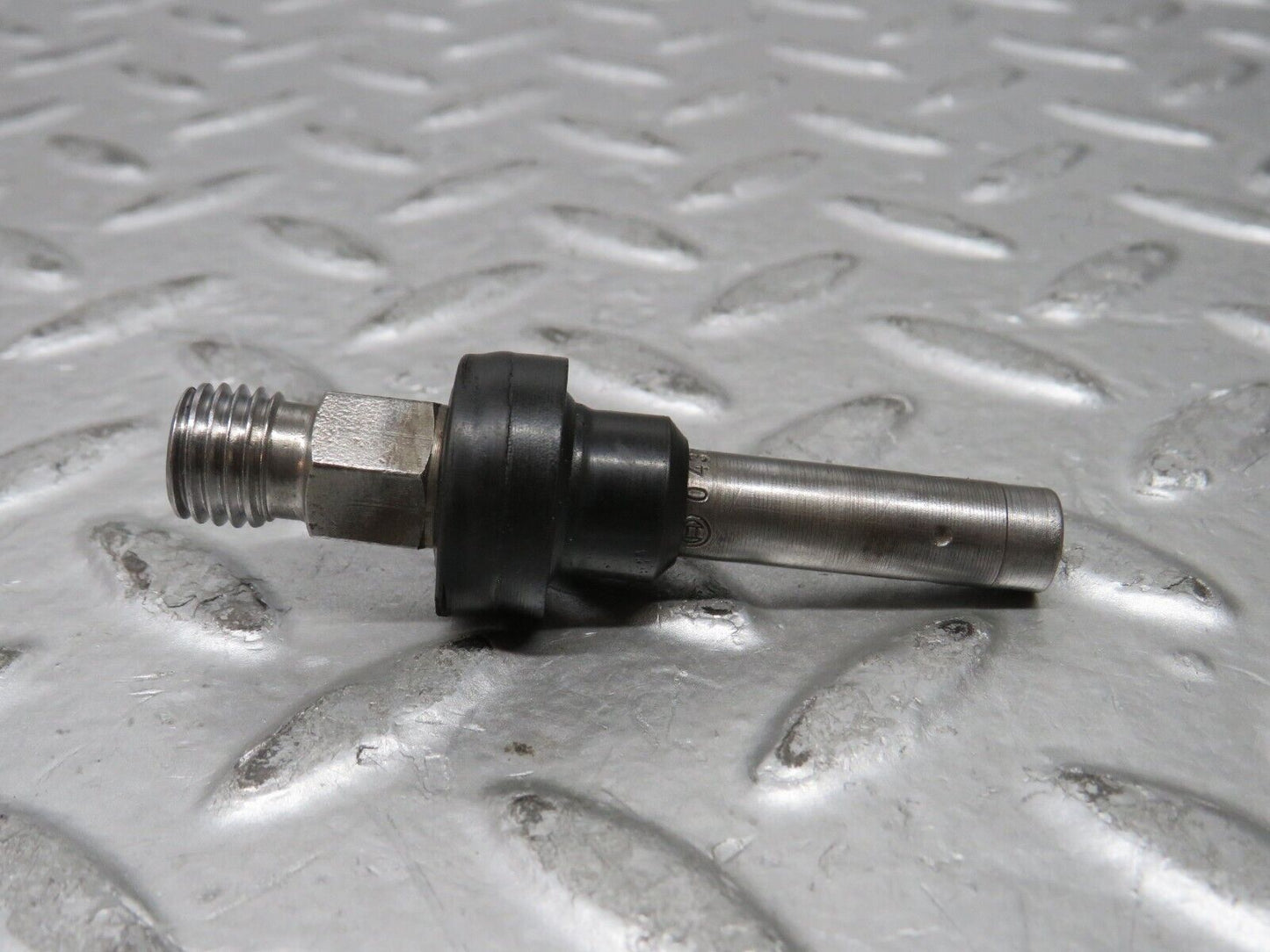 28663 Mercedes-Benz W123 230E Fuel Injector Bosch 0437502010