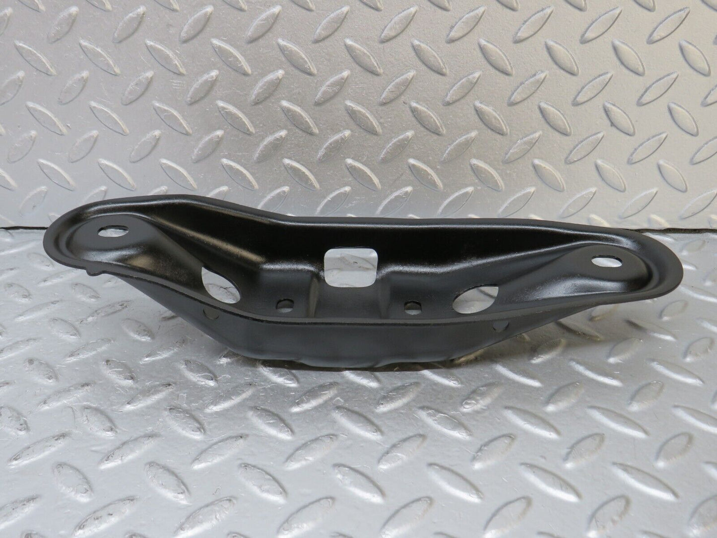 36781 Mercedes-Benz W201 190E Gearbox Mount Bracket