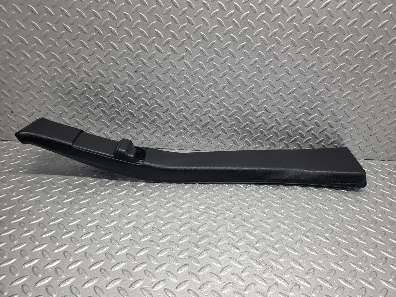 W201 Baby Benz b pillar cover left used OEM