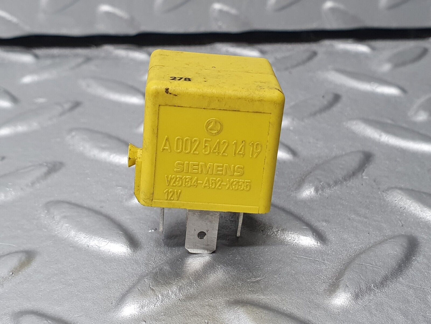41797 Mercedes-Benz W202 C200 Multi Purpose Relay 0025421419