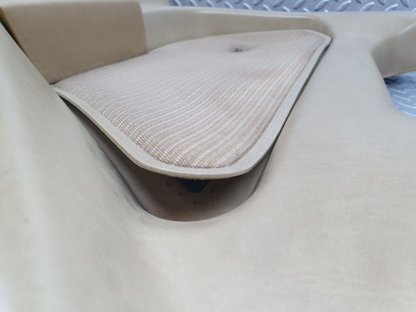 44051 Mercedes-Benz C123 230CE Coupe Rear Right Card Panel Beige