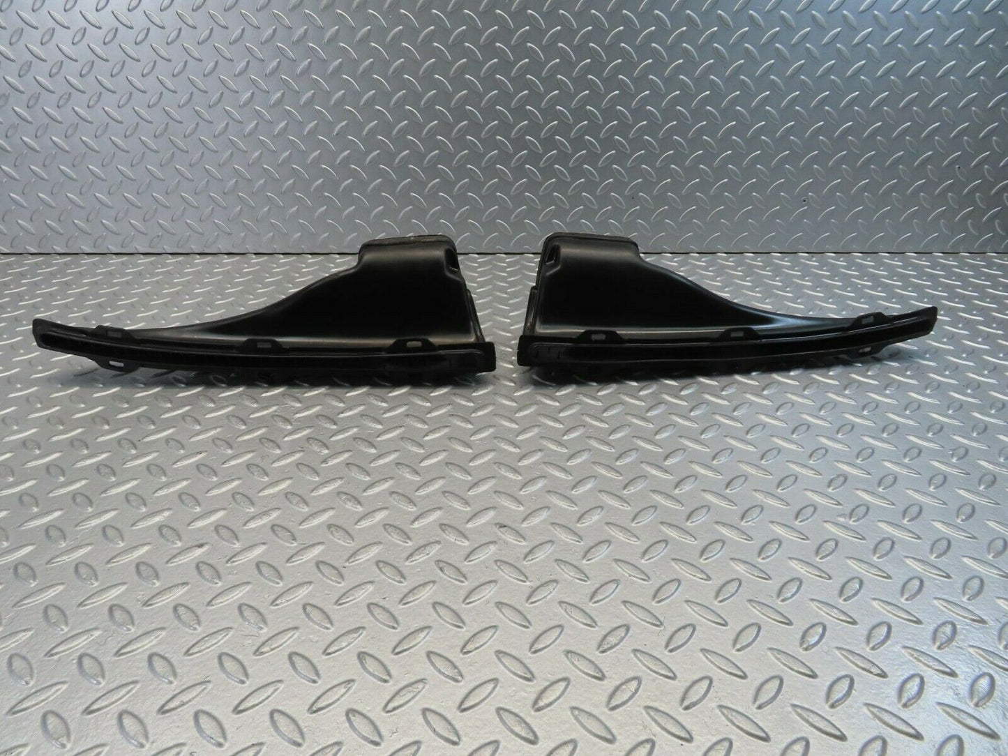 10926 Mercedes-Benz W123 230E Air Duct Vent Left And Right Side 1238300119