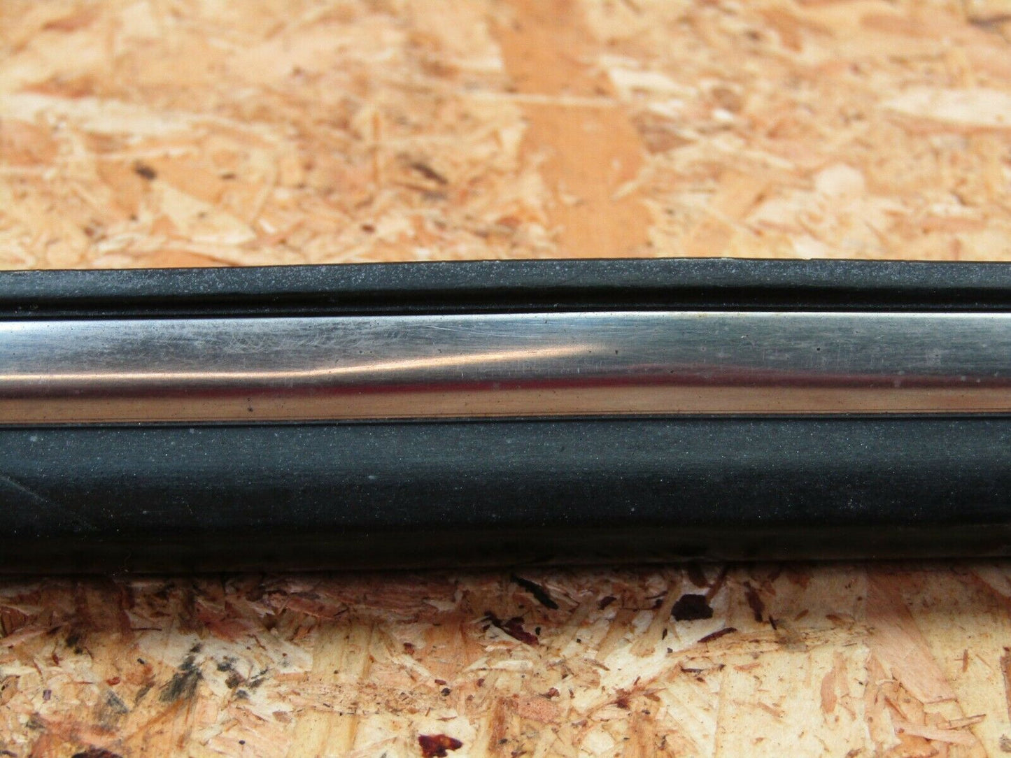 2171 Mercedes-Benz W116 350SE Front Right Door Centre Moulding Trim