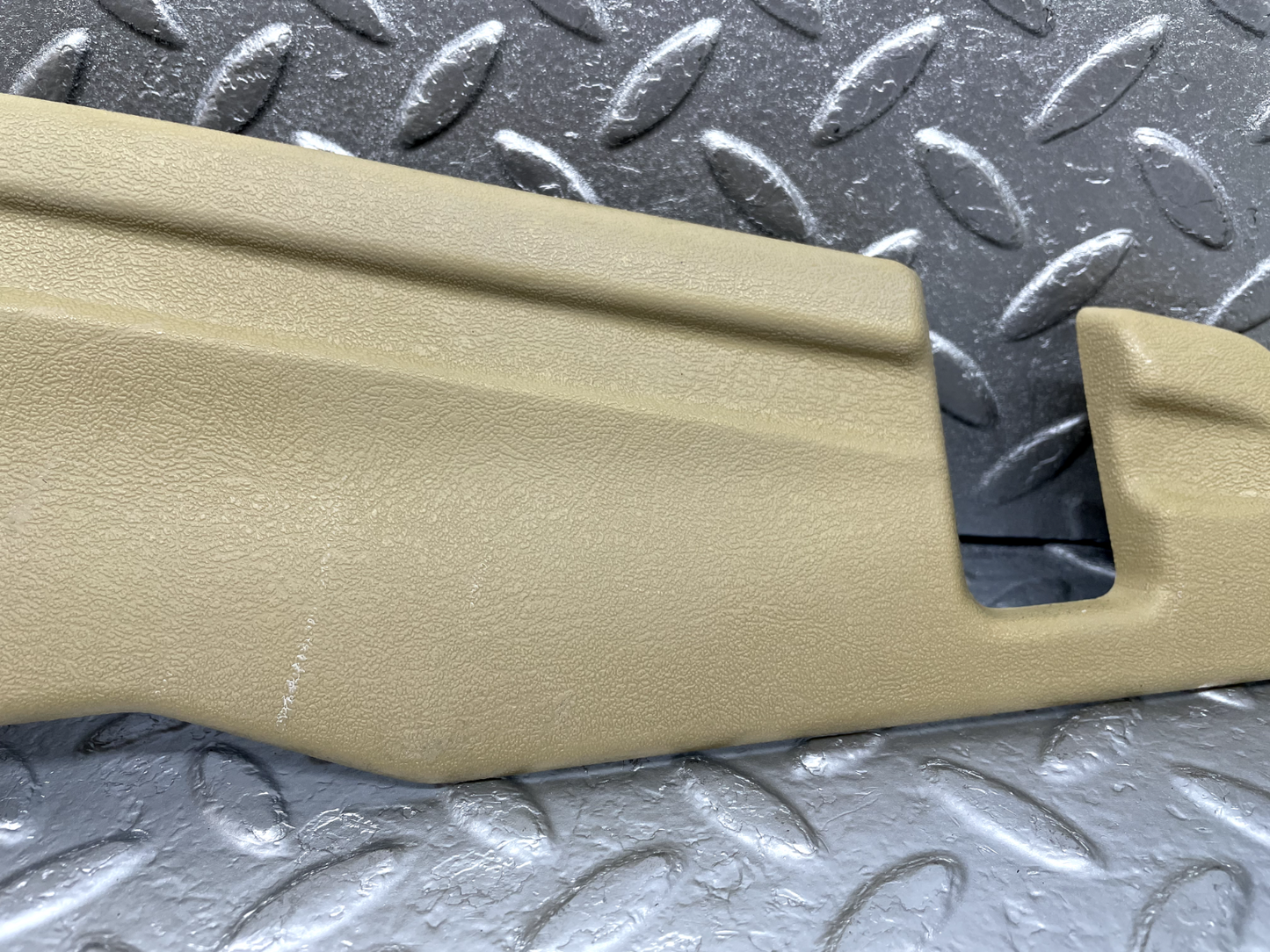 44280 Mercedes-Benz W123 280E Front Right Seat Cover Trim Beige 1239100618