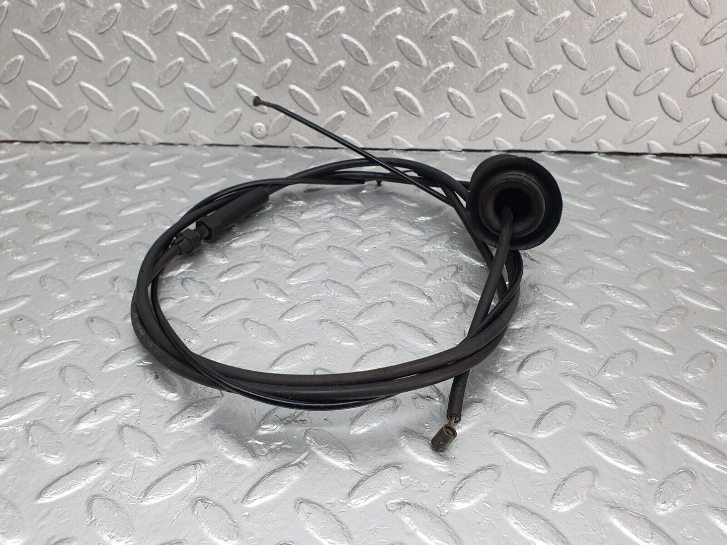 43768 Mercedes-Benz C126 380SEC Coupe Bonnet Release Cable 1269970881
