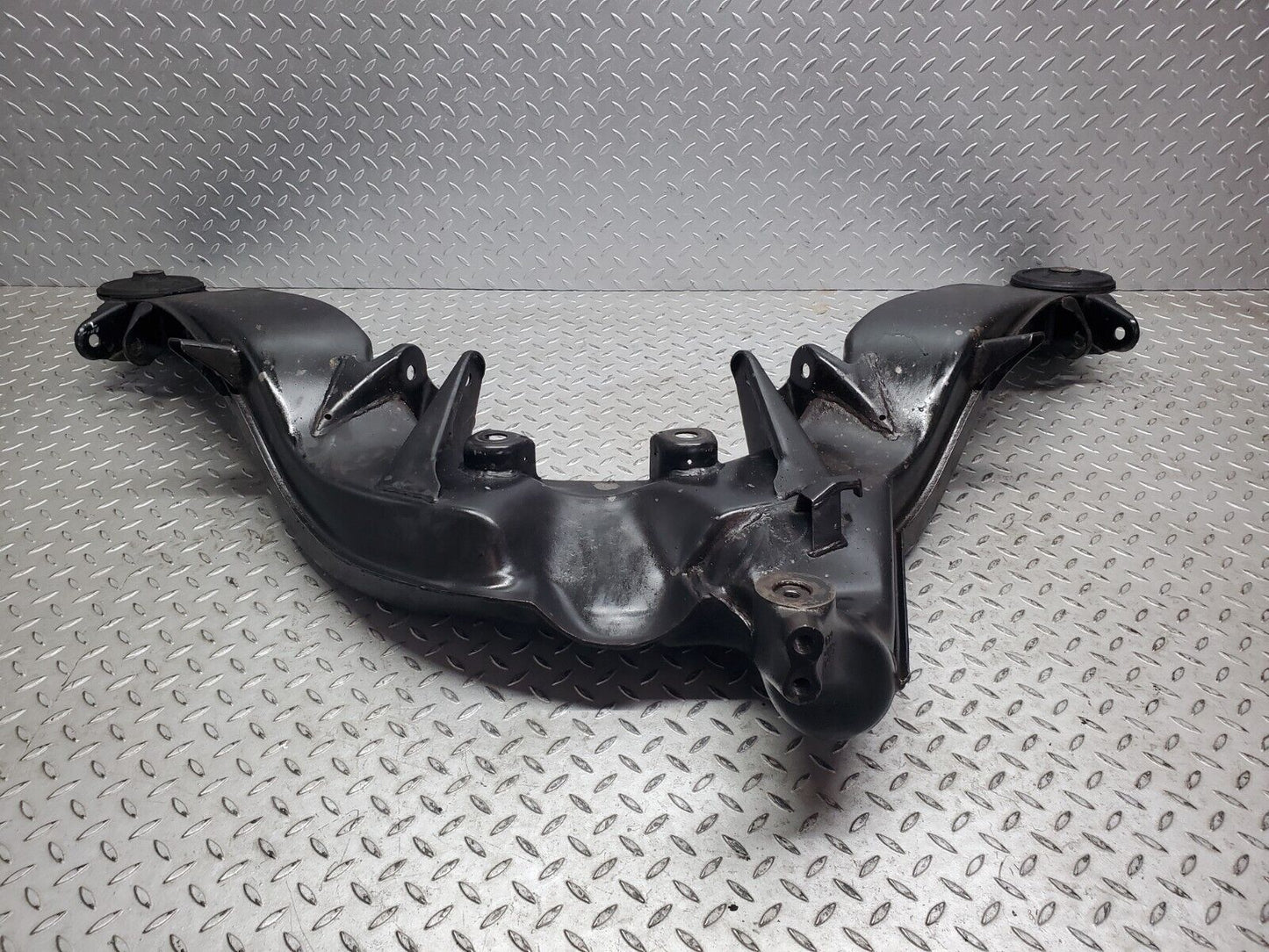 45874 Mercedes-Benz W126 420SE Rear Subframe Axle Carrier