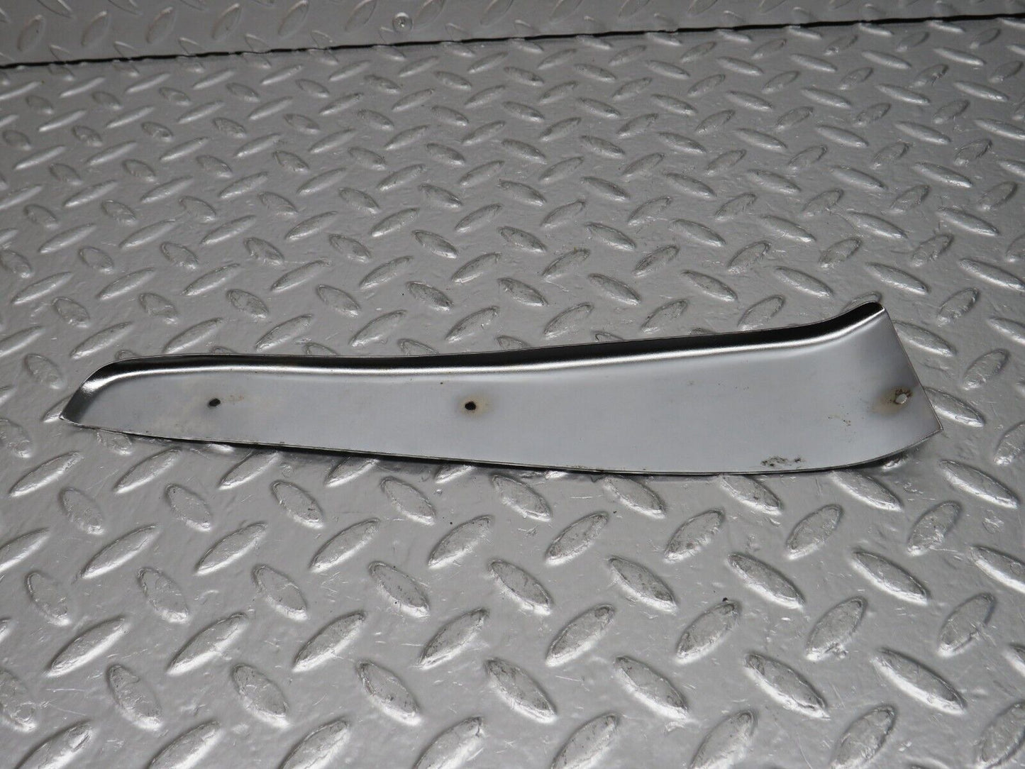 0736 Mercedes-Benz C107 350SLC Coupe Door Chrome Cover Left Side