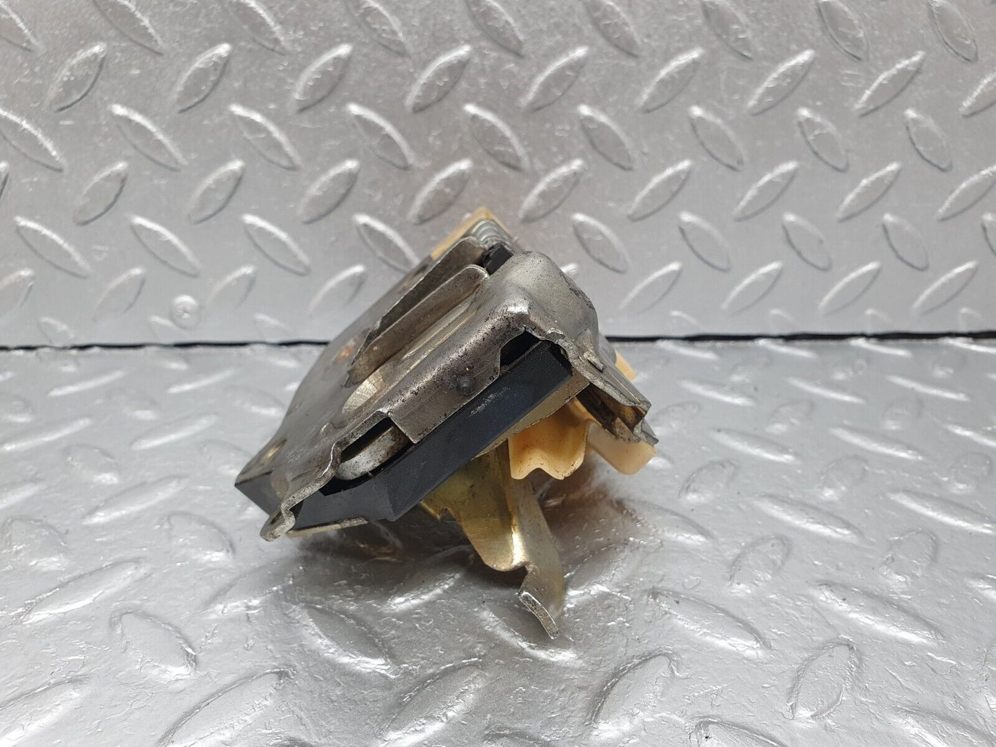 41502 Mercedes-Benz W124 200E Rear Left Door Lock Mechanism