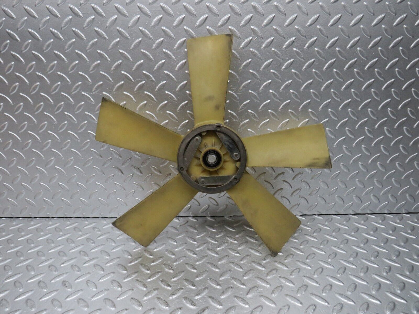 30435 Mercedes-Benz W124 230E Engine Cooling Fan 1022001123