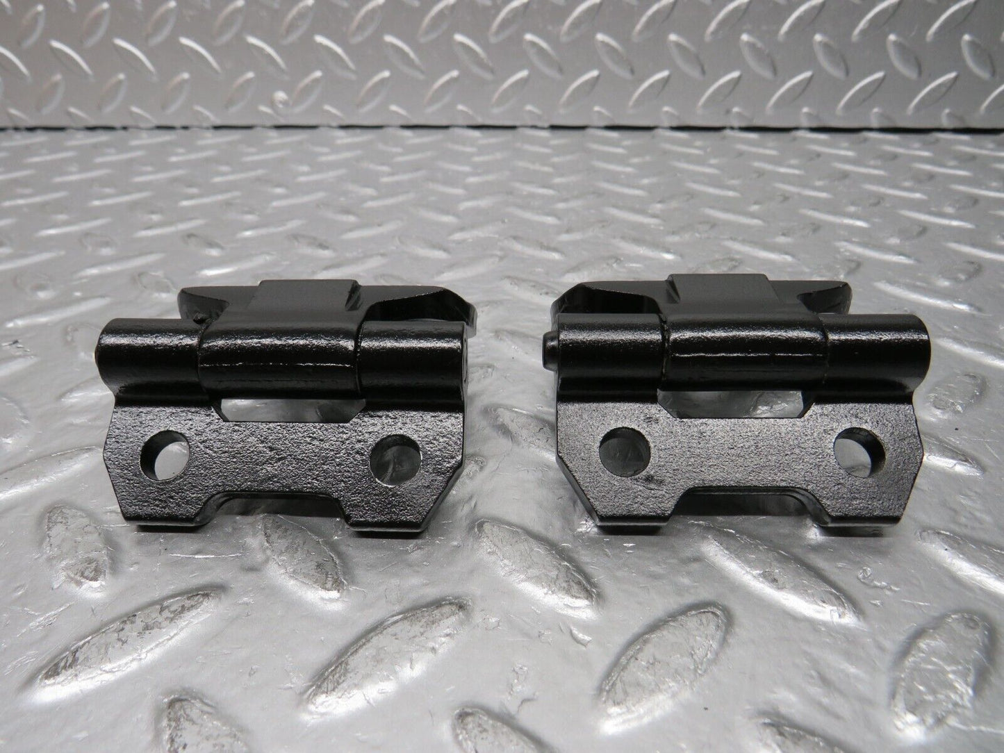 30391 Mercedes-Benz W124 230E Right Door Hinge Pair