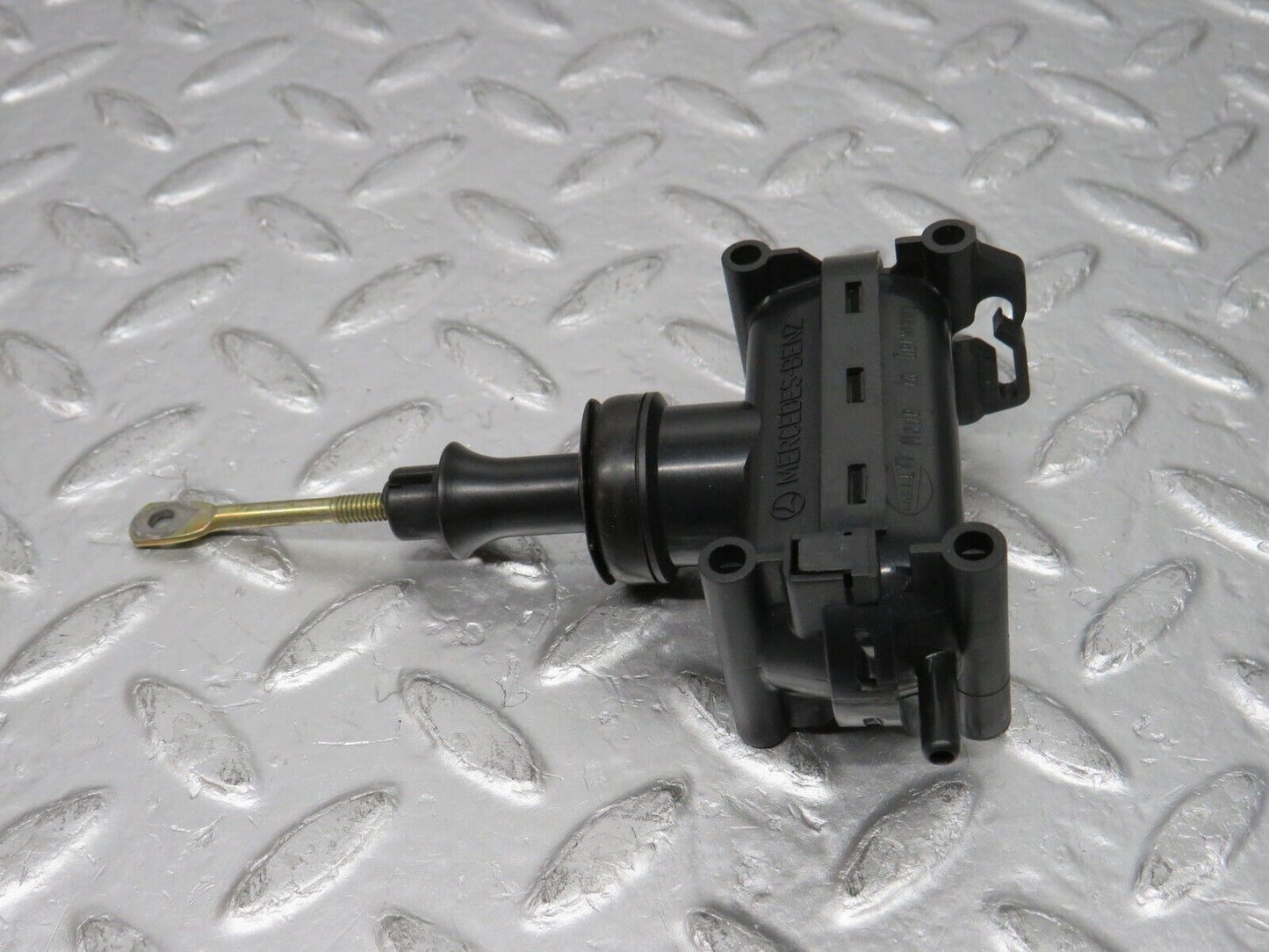 32449 Mercedes-Benz S124 300TE Wagon Door Lock Vacuum Actuator Rear Left