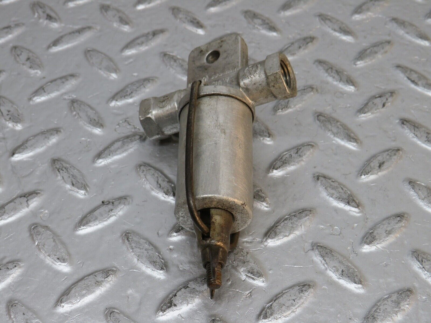 0334 Mercedes-Benz W120 180D Ponton Fuel Prefilter 0004776801