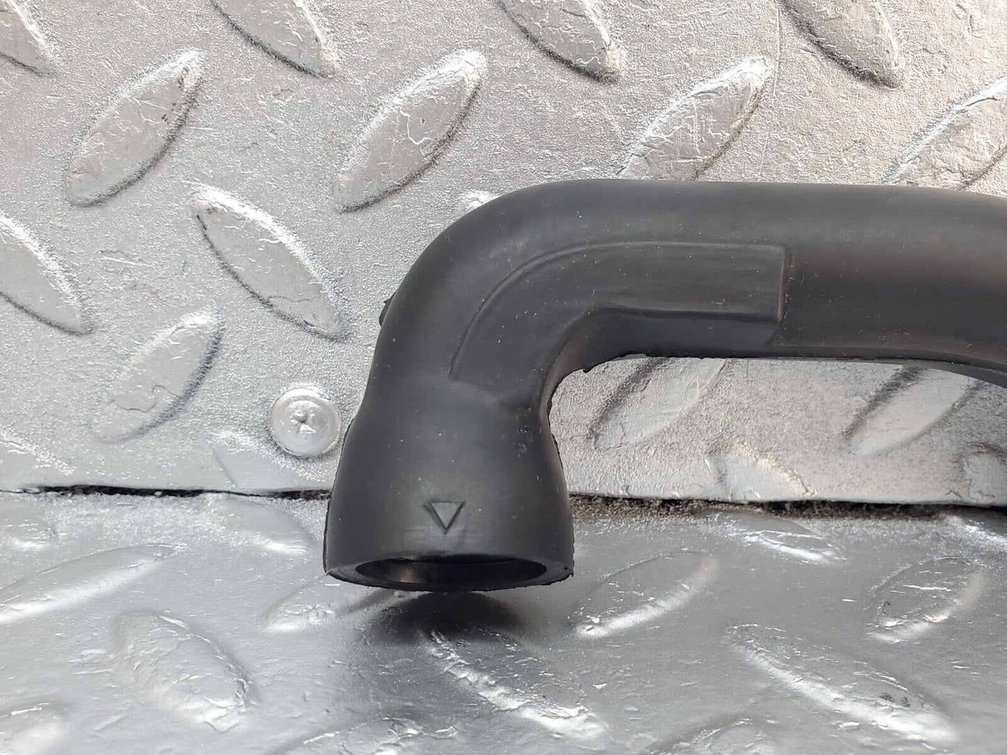 45394 Mercedes-Benz 280E M110.983 Air Intake Pipe 1100945282