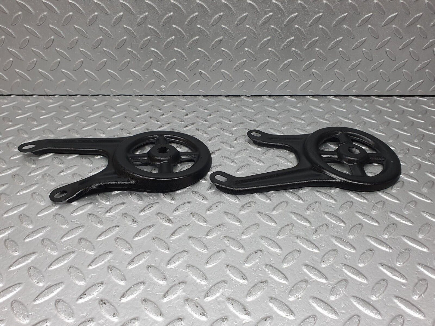 41169 Mercedes-Benz W126 300SE Rear Suspension Axle Mounting Bracket 2x