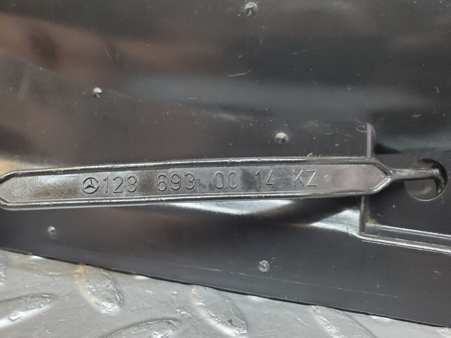 44923 Mercedes-Benz R129 300SL Coupe Spare Wheel Cover Panel 1296931333 1236930014