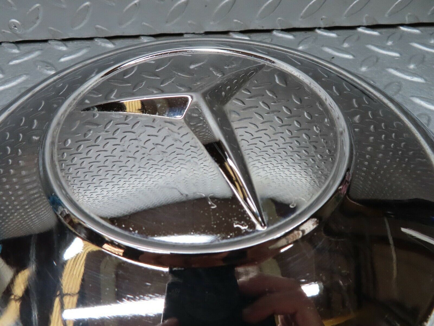 18178 Mercedes-Benz W111 220SE Coupe Chrome Wheel Hub Cap