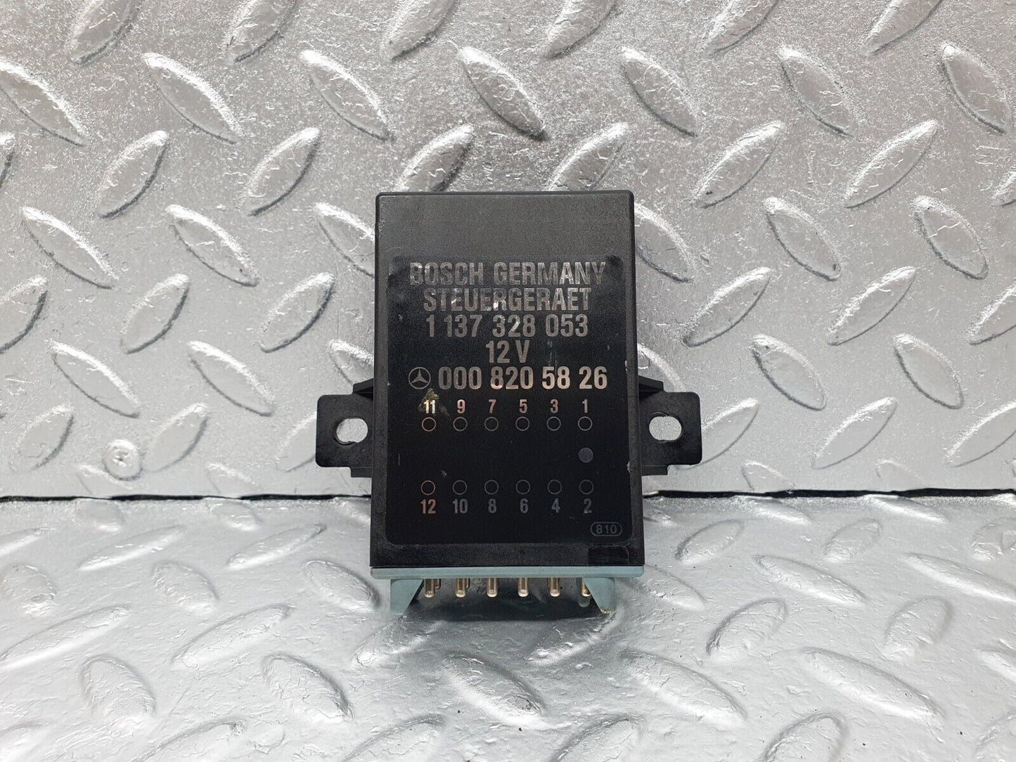 43521 Mercedes-Benz C126 380SEC Coupe Seat Belt Presenter Relay 0008205826